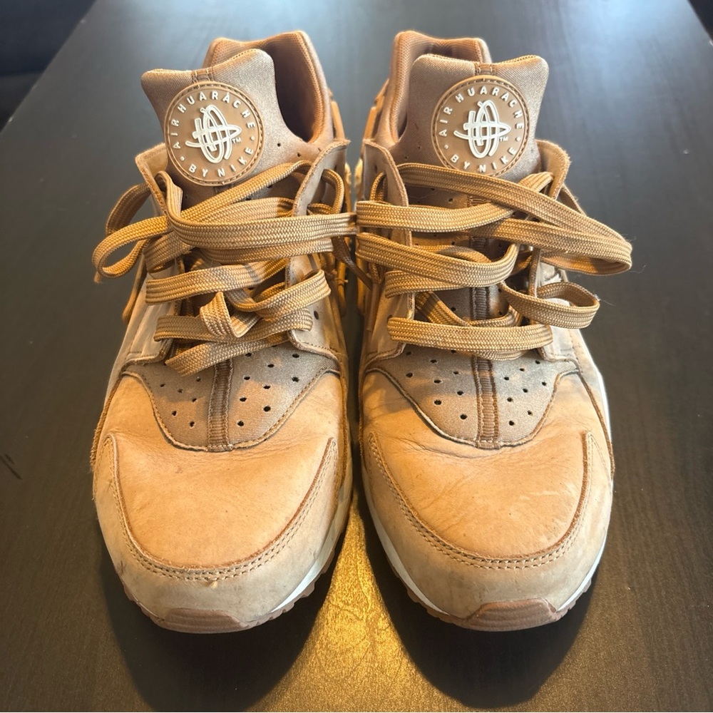 Nike Air Huarache Shoes Mens Size 11.5 Wheat Tan Brown Sneakers. Lightly used